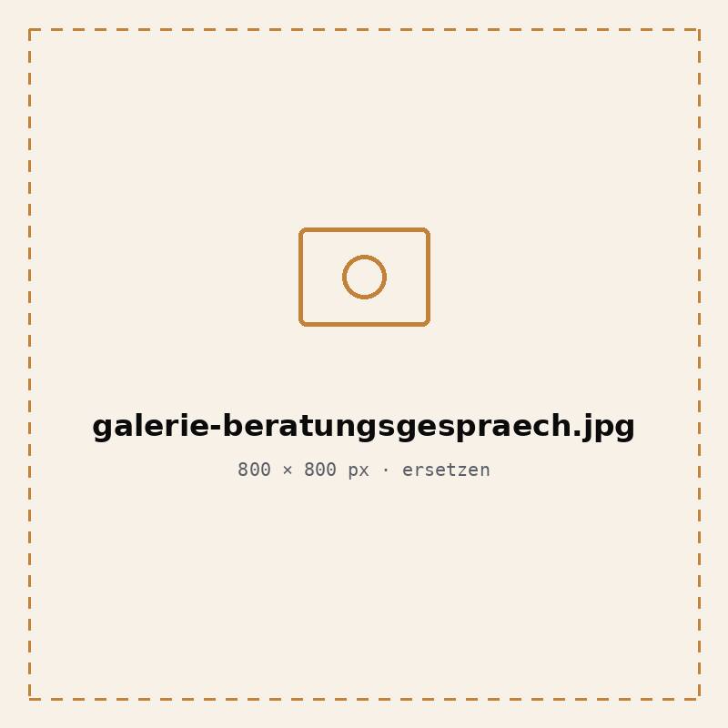 Beratungsgespräch am Besprechungstisch